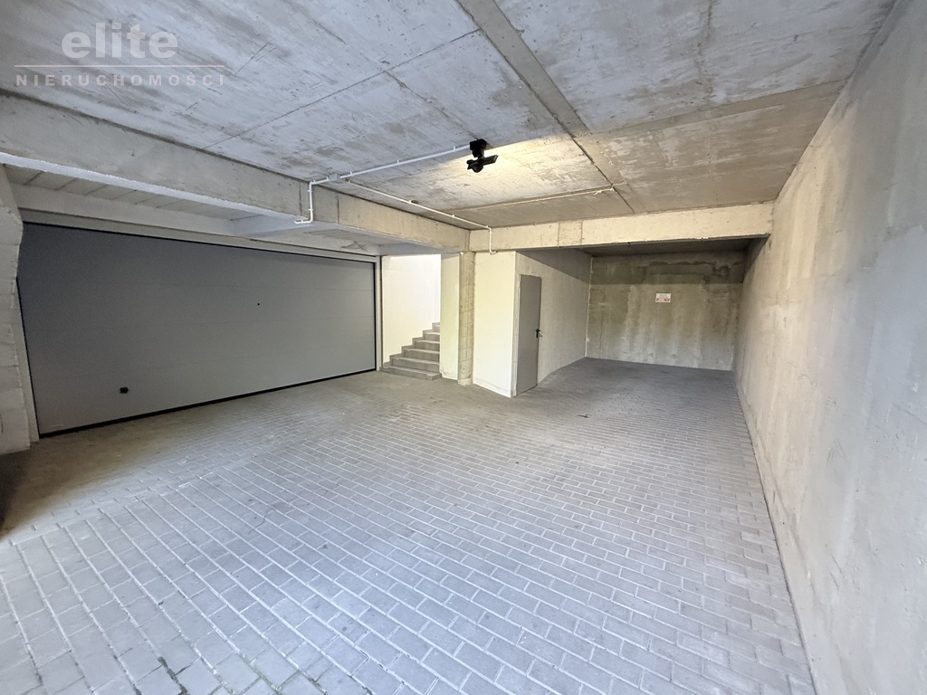 Szeregowiec skrajny 3pok + garaż 25m2 + 1 m.p (16)