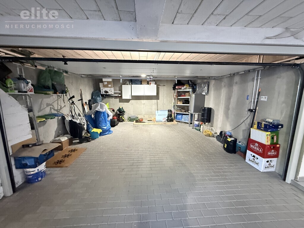 Szeregowiec skrajny 3pok + garaż 25m2 + 1 m.p (18)