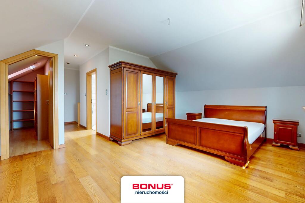 Dwa niezależne domy w jednej nieruchomości (8)