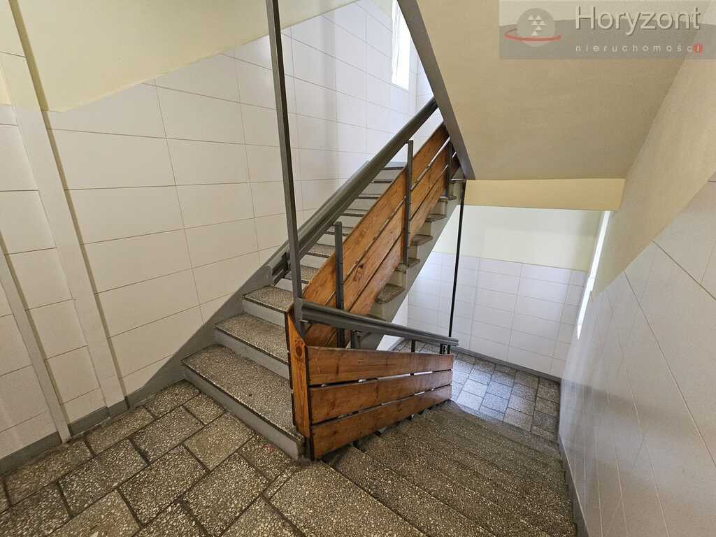 3pok. 76m2, 1992r. w Centrum (14)