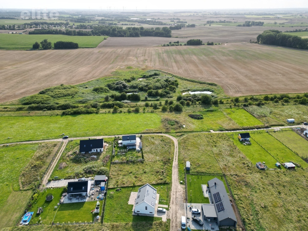 Działka z pozwoleniem na budowę pow.714m2 (2)