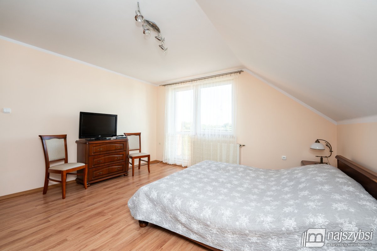 Sianożęty - duży 2 piętrowy dom blisko morza (19)