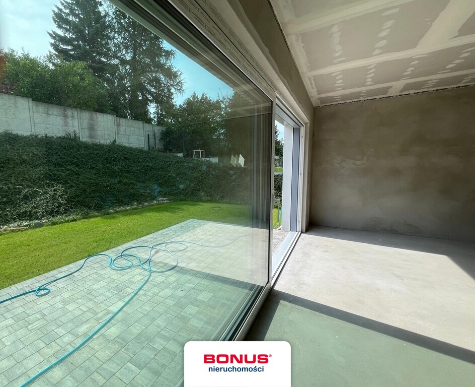 Bliźniak Z garażem Lewy Deweloperka 4 sypialnie (1)