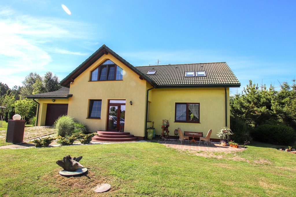 Dom w Brzózkach z przestronną działką (1)