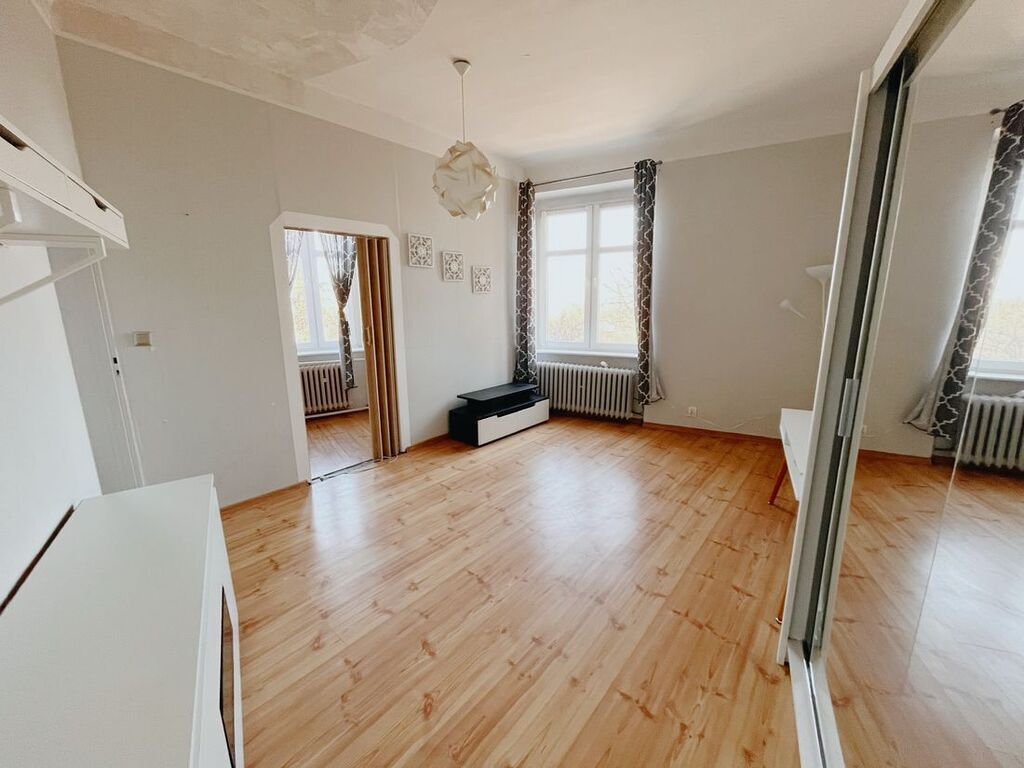 2 pokoje spółdzielcze do remontu (1)