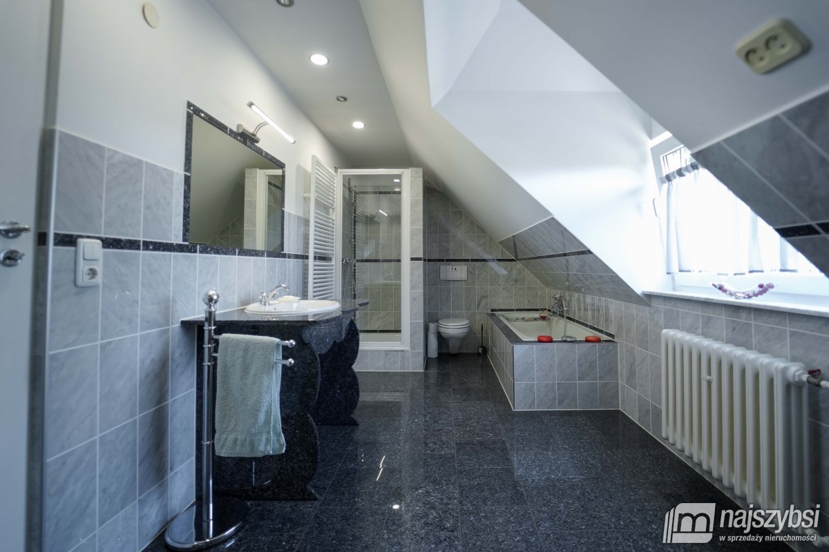 Trzcinna - duży dom w pięknej okolicy (24)