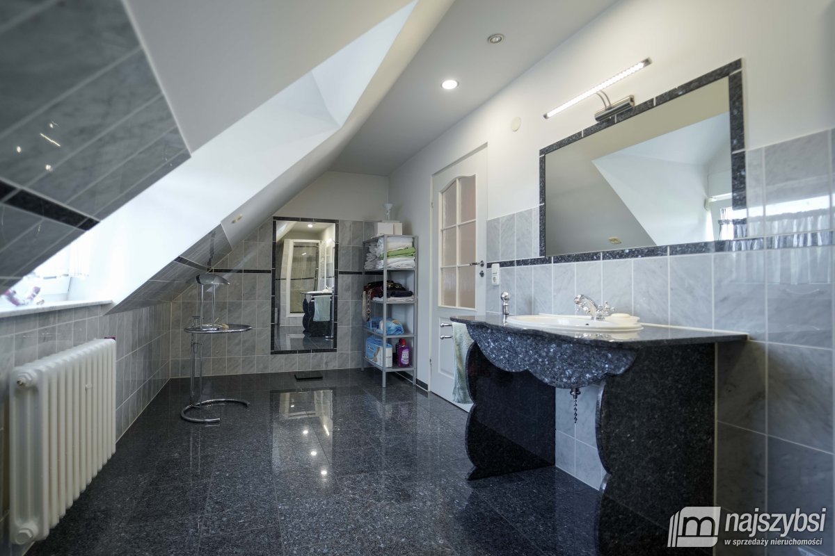 Trzcinna - duży dom w pięknej okolicy (25)