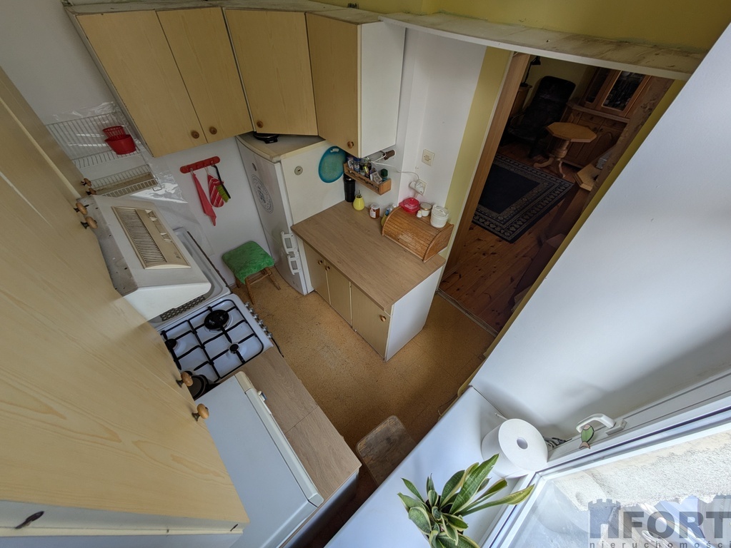 Centrum* 2 pok *ogrzew. miejsk.* balkon* 1 piętro (6)