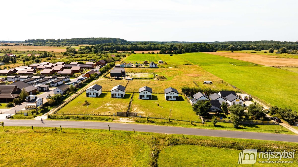 Jezierzany- kompleks domków nad morzem (3)