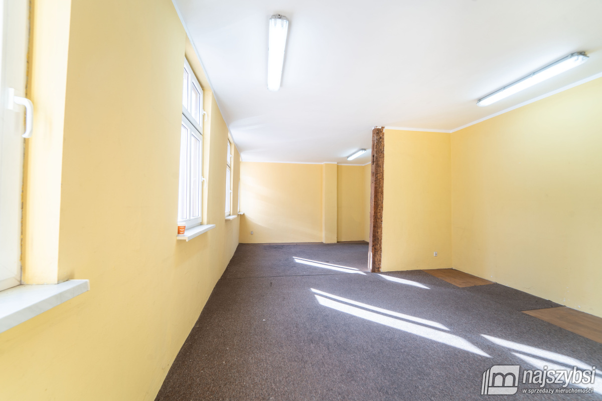 Kamienica w samym centrum Trzebiatowa  (10)