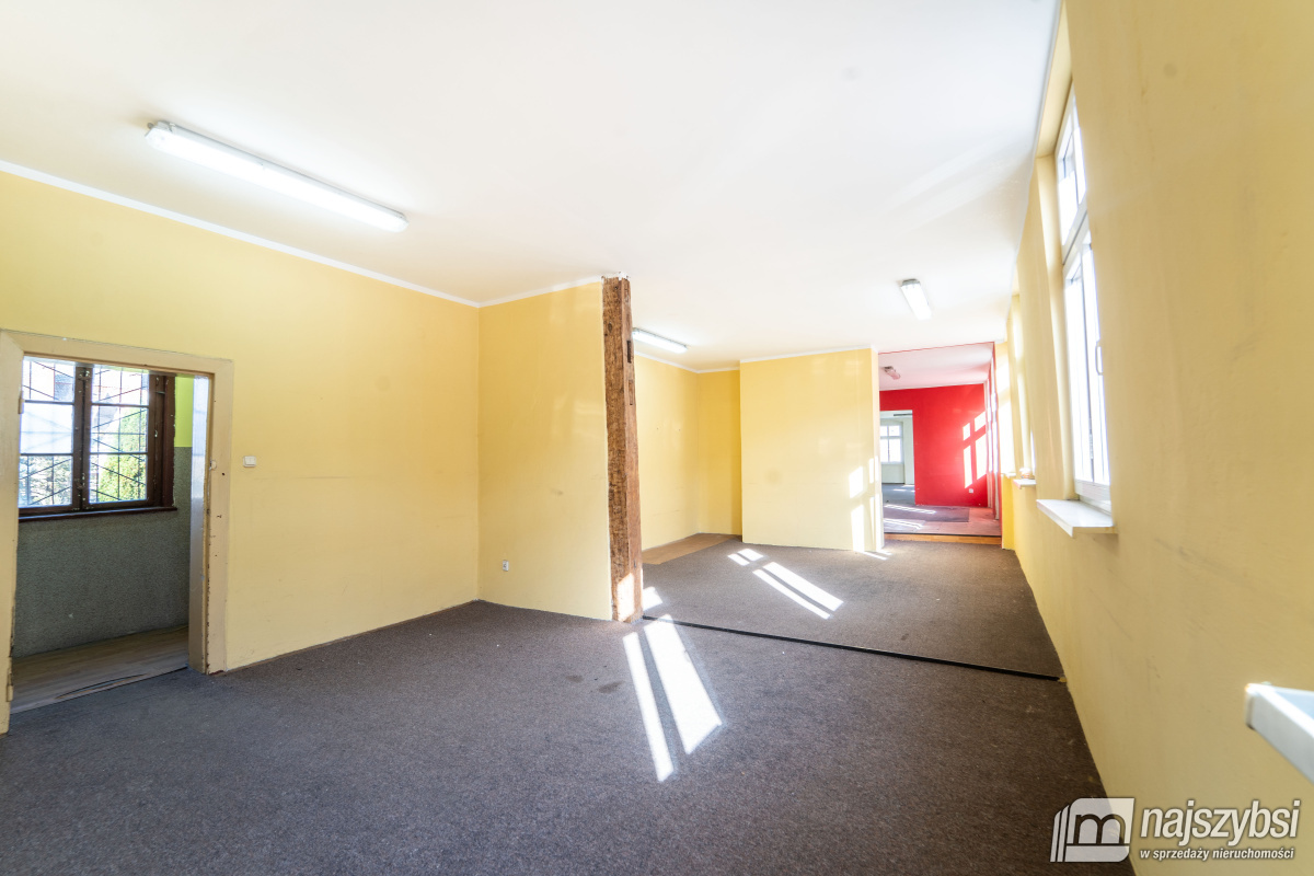 Kamienica w samym centrum Trzebiatowa  (11)