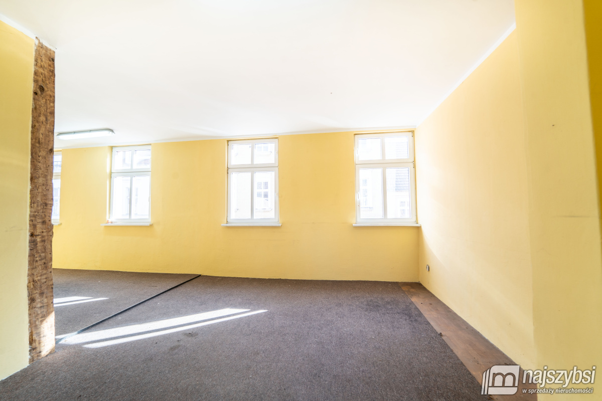 Kamienica w samym centrum Trzebiatowa  (12)