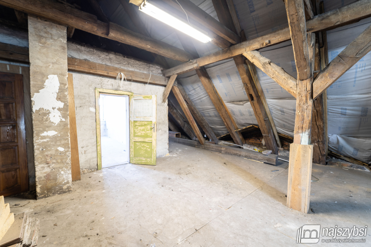 Kamienica w samym centrum Trzebiatowa  (14)