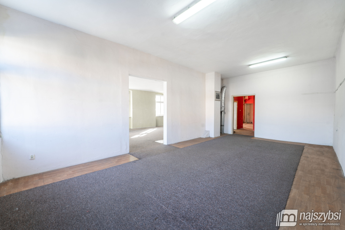 Kamienica w samym centrum Trzebiatowa  (2)