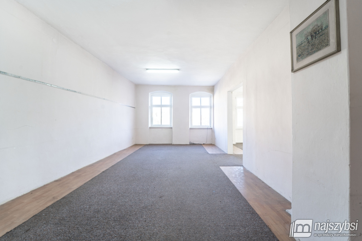 Kamienica w samym centrum Trzebiatowa  (3)