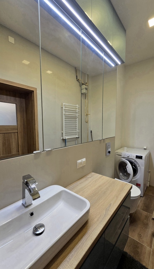 Komfortowe 2 pokoje po generalnym remoncie. (11)