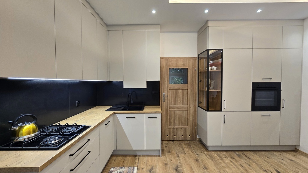 Komfortowe 2 pokoje po generalnym remoncie. (2)