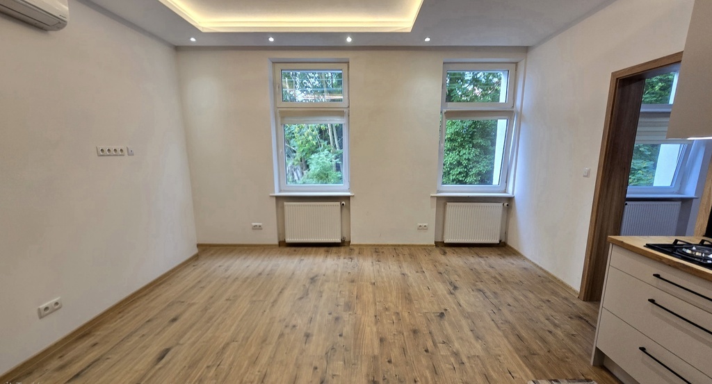 Komfortowe 2 pokoje po generalnym remoncie. (4)