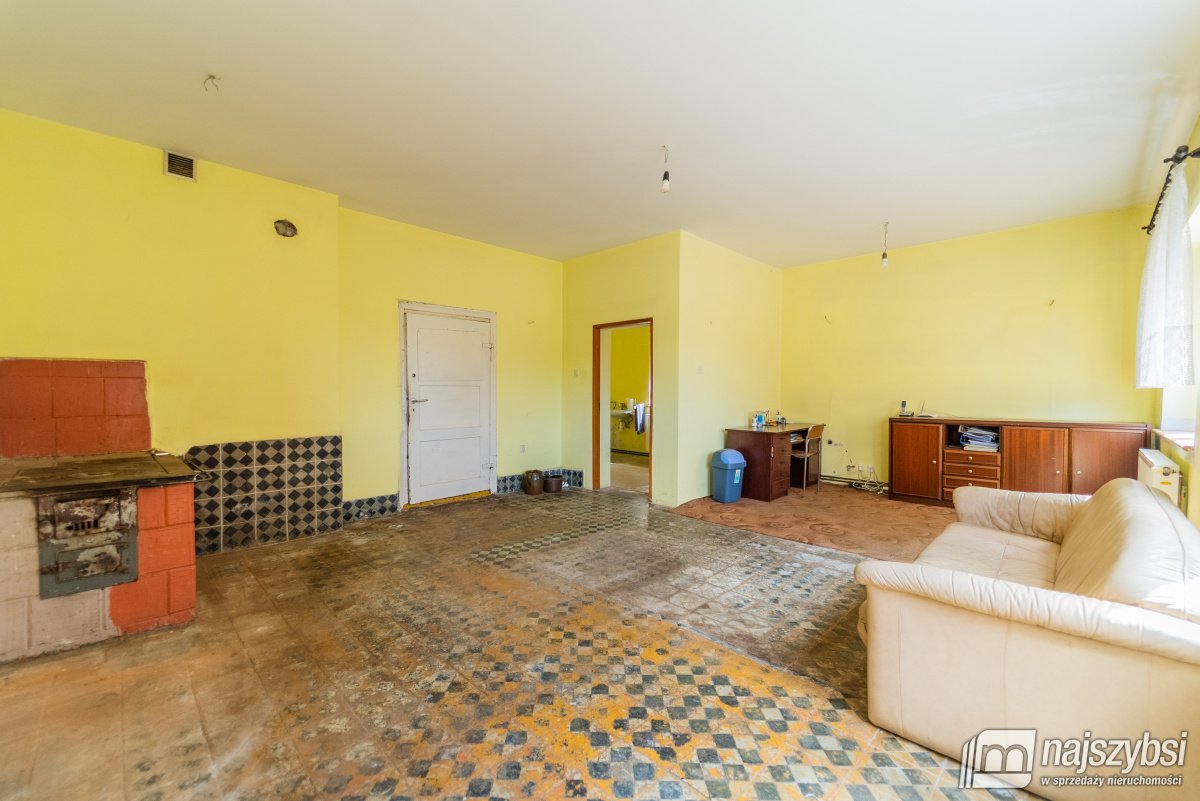 Dom z sadem na dużej działce. (11)