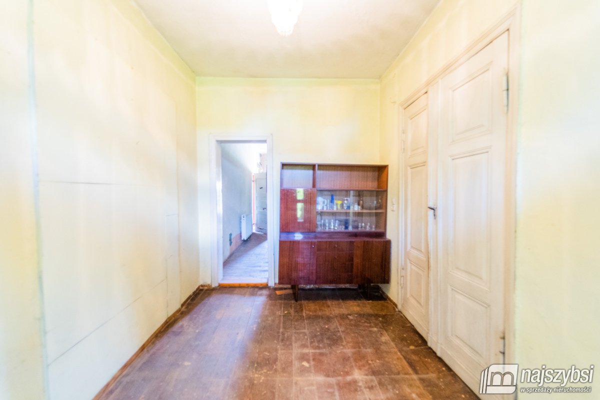 Dom z sadem na dużej działce. (12)