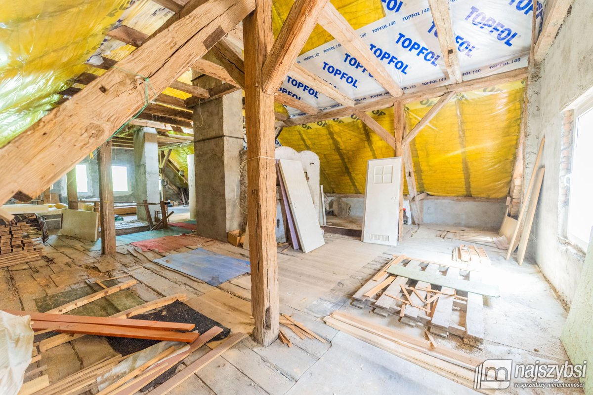 Dom z sadem na dużej działce. (16)