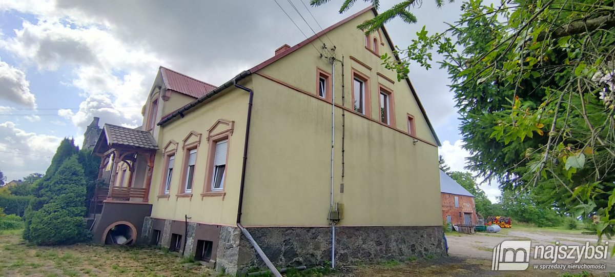 Dom z sadem na dużej działce. (17)