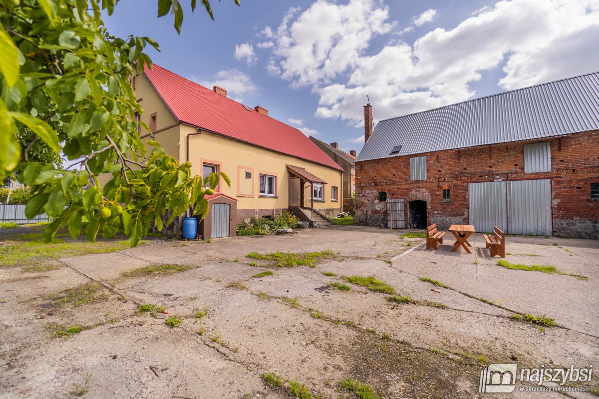 Dom z sadem na dużej działce. (24)