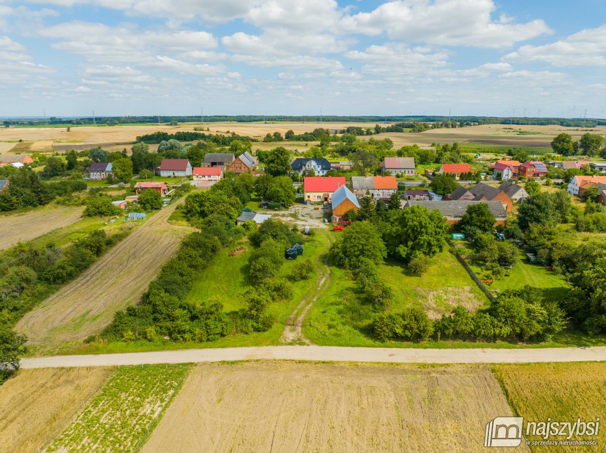 Dom z sadem na dużej działce. (29)