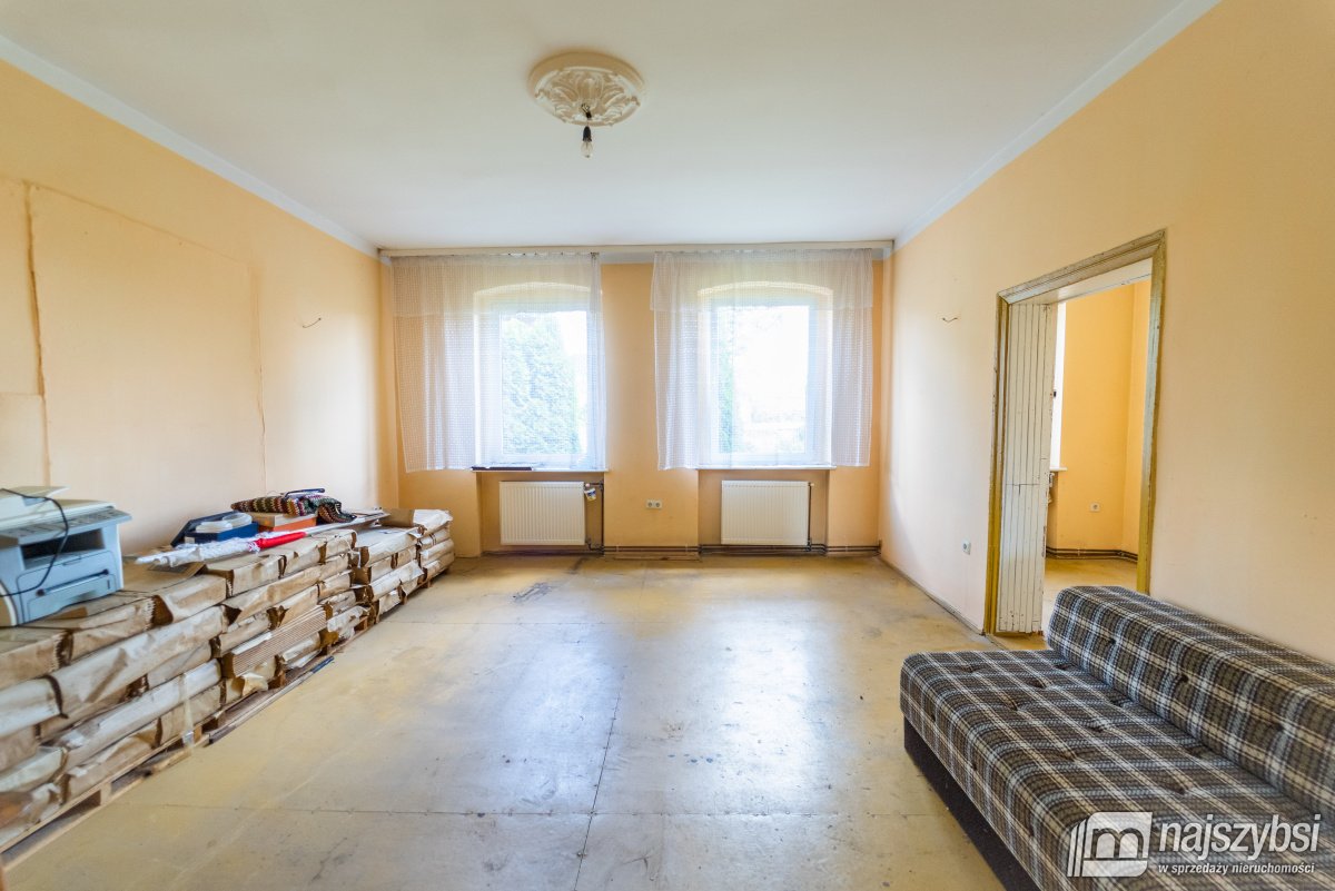 Dom z sadem na dużej działce. (7)