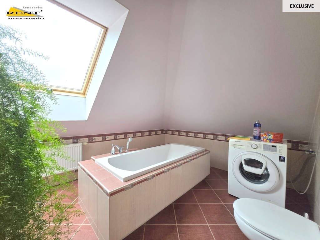 Dom z ogrodem, 6pokoi, 2garaże, wejście do lasu (17)