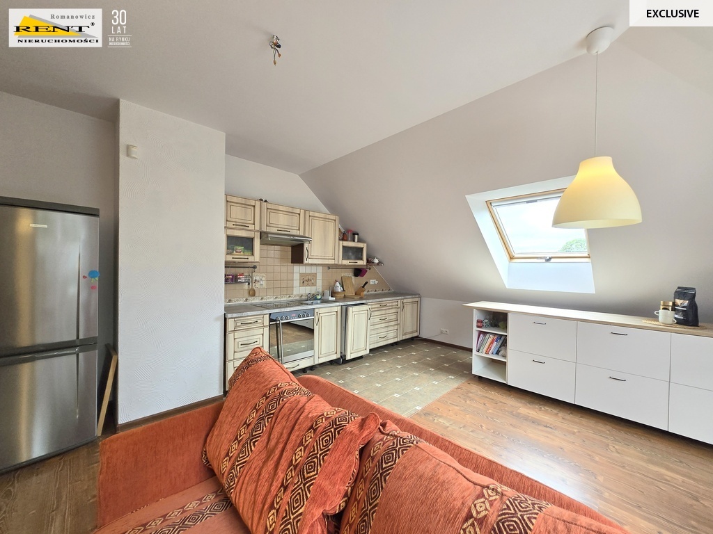 Dom z ogrodem, 6pokoi, 2garaże, wejście do lasu (23)