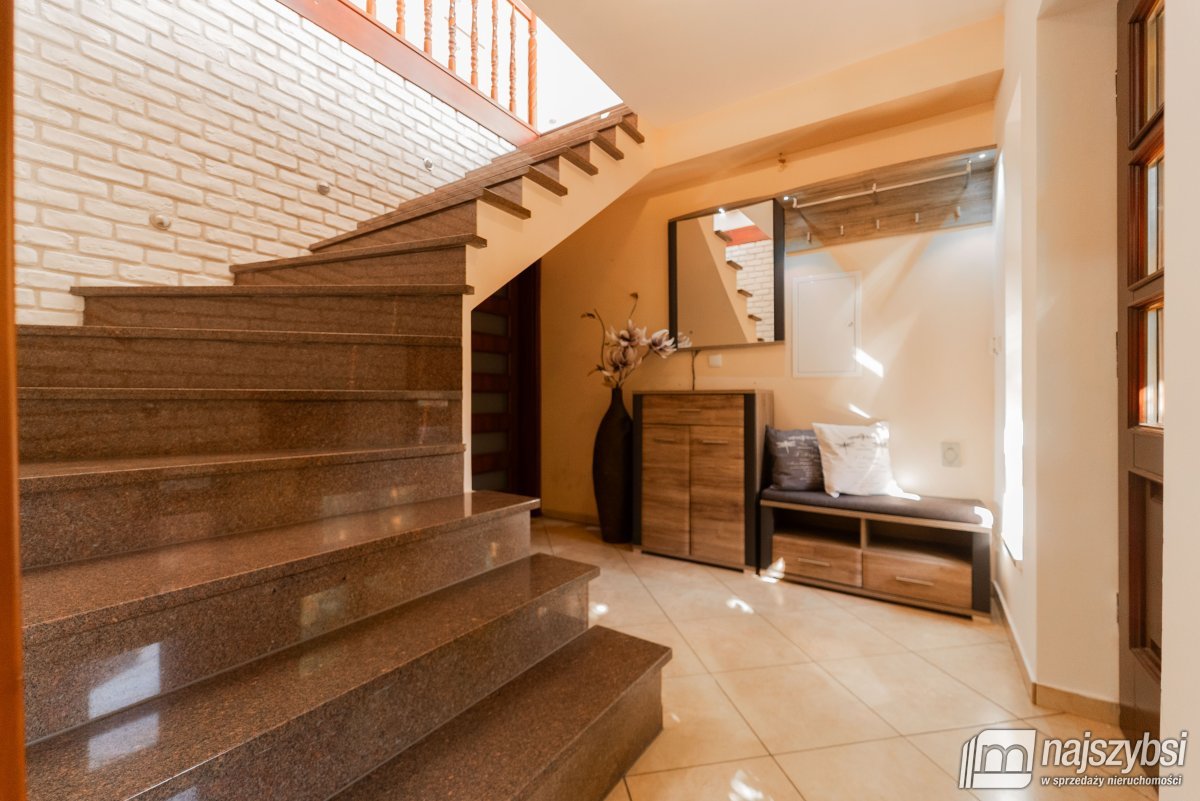 Goleniów- dom wolnostojący w centrum (8)