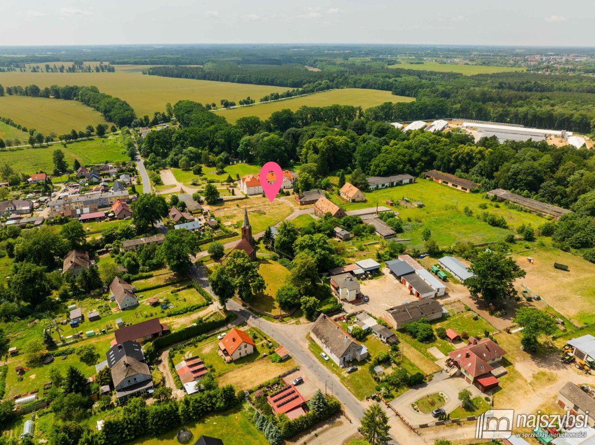 Kulice - teren obok pałacu, z zabudowaniami (11)