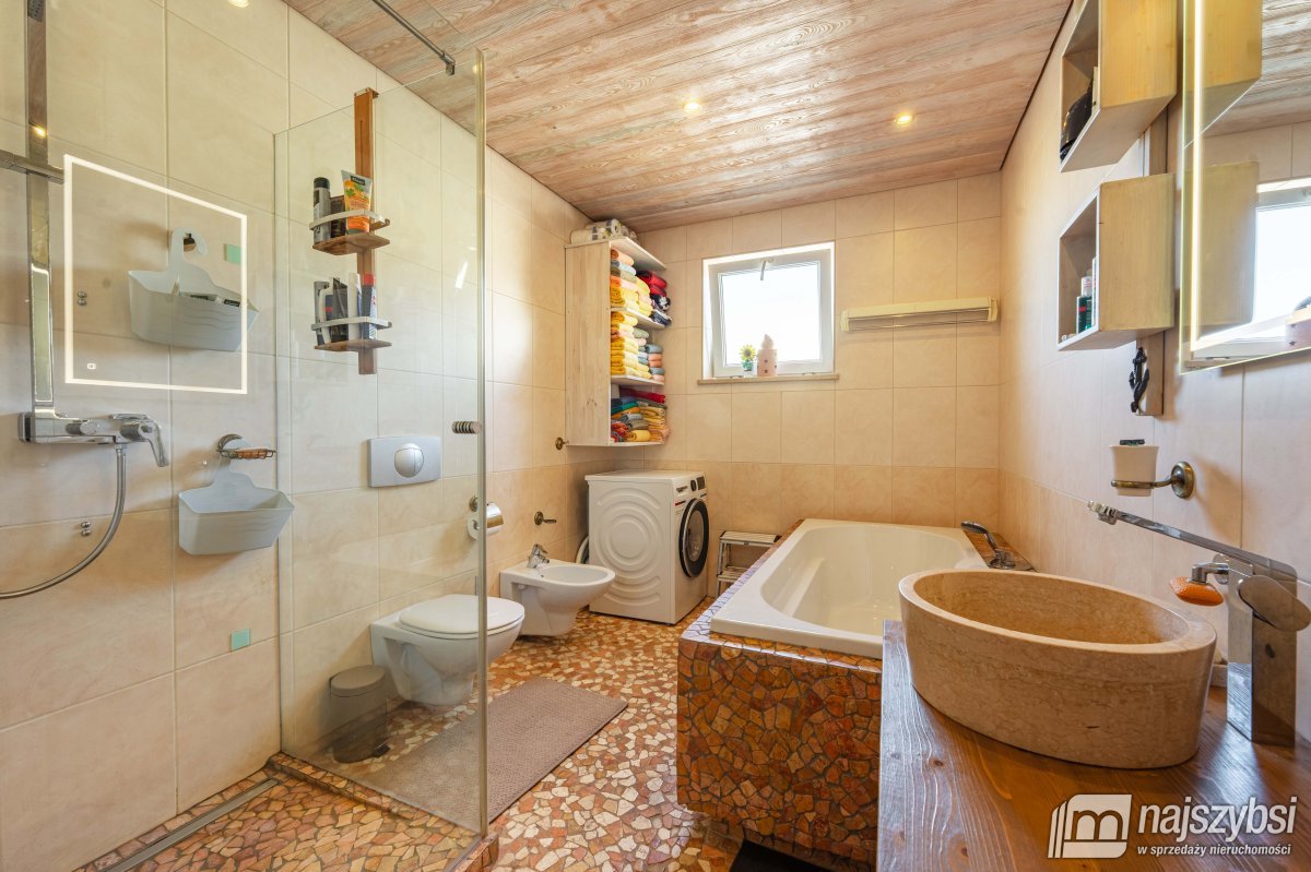 KOŁOBRZEG-piękne mieszkanie z garażem w cenie (12)