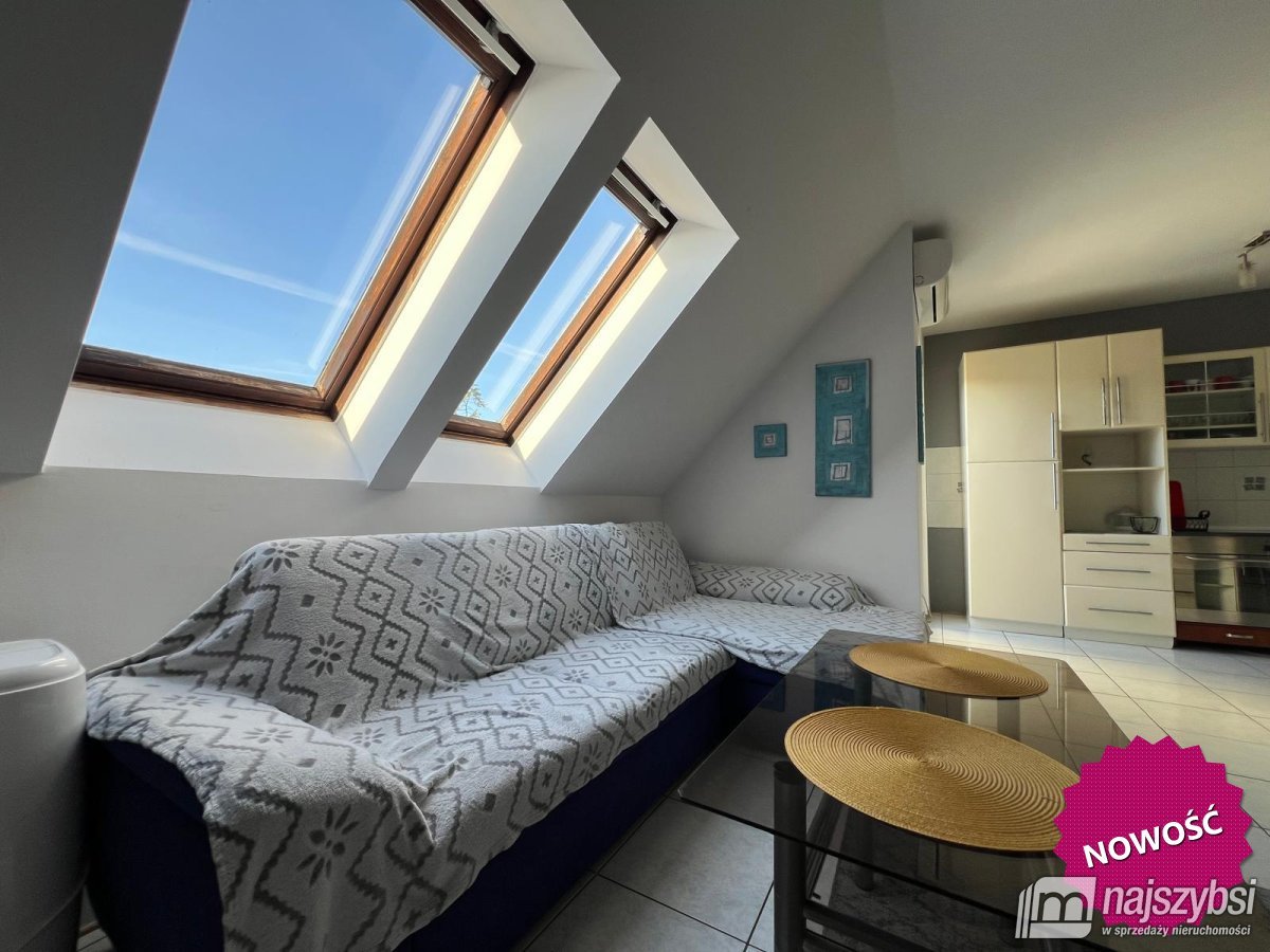 Pobierowo - dwupoziomowy apartament w centrum! (1)