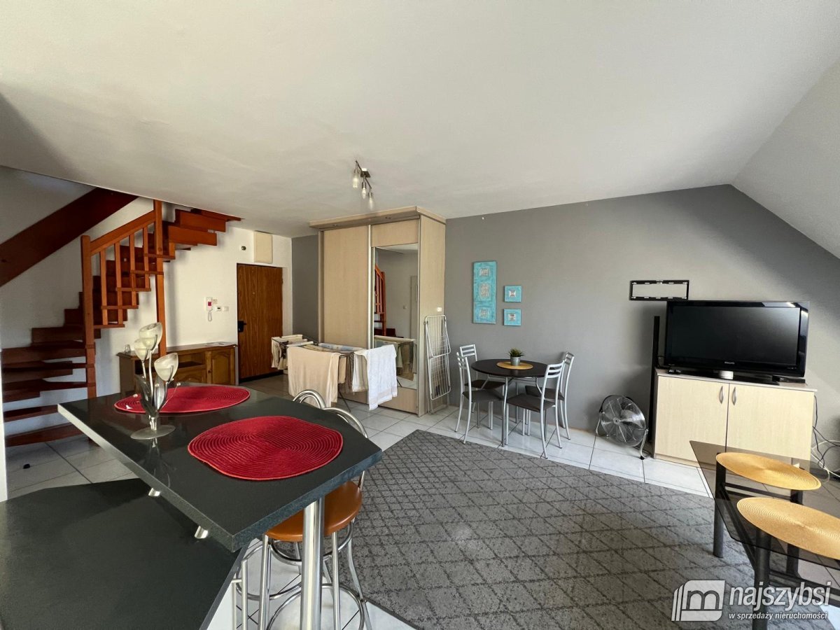 Pobierowo - dwupoziomowy apartament w centrum! (4)