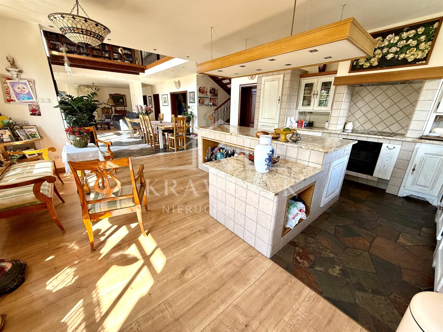 REZYDENCJA KIJEWKO, 2006r. 299,2m2, działka 1988m2 (10)