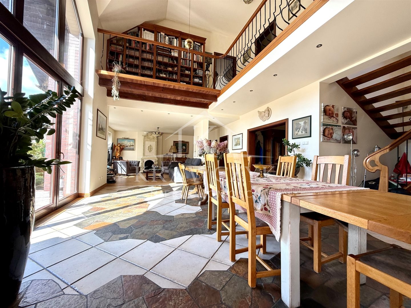 REZYDENCJA KIJEWKO, 2006r. 299,2m2, działka 1988m2 (7)