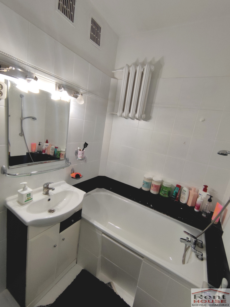 2 pokoje, balkon, niski blok (10)