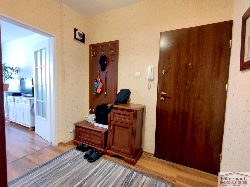 2 pokoje, balkon, niski blok (13)