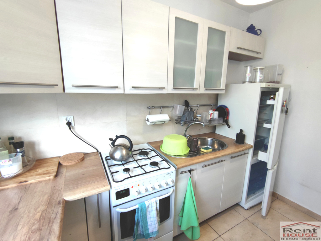 2 pokoje, balkon, niski blok (8)