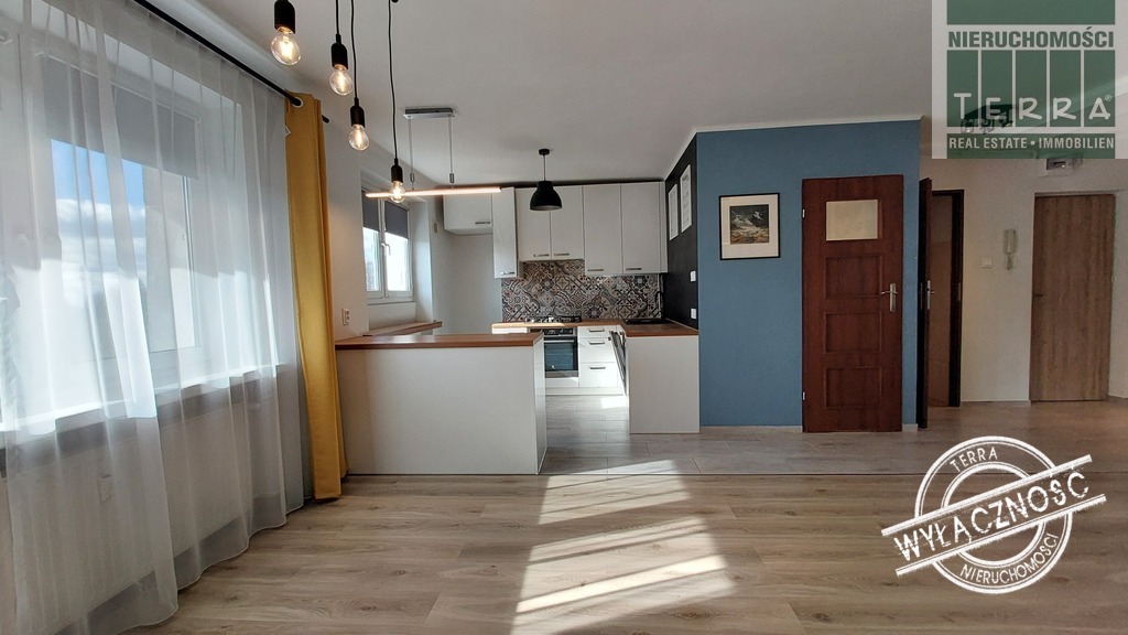 Trzypokojowe z balkonem w centrum miasta (1)