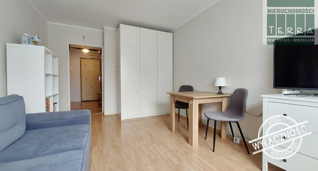 Klimatyczne mieszkanie na uboczu. (3)