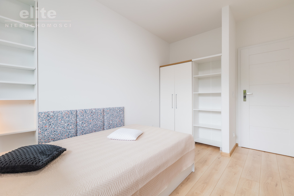 Mieszkanie z balkonem w nowym budynku z windą (18)