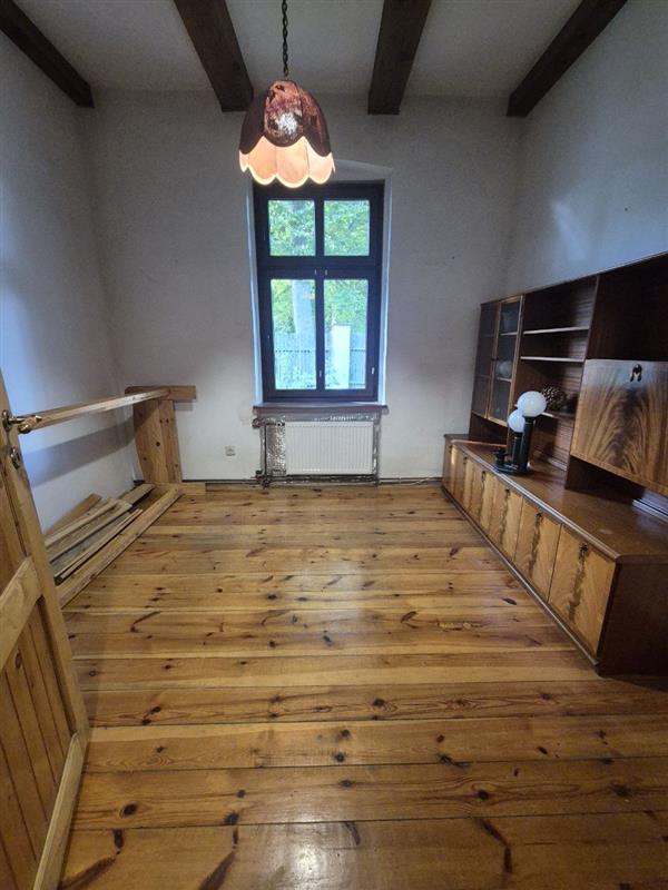 Dom dworek 9 pokoi + stajnia, okolice jeziora (11)