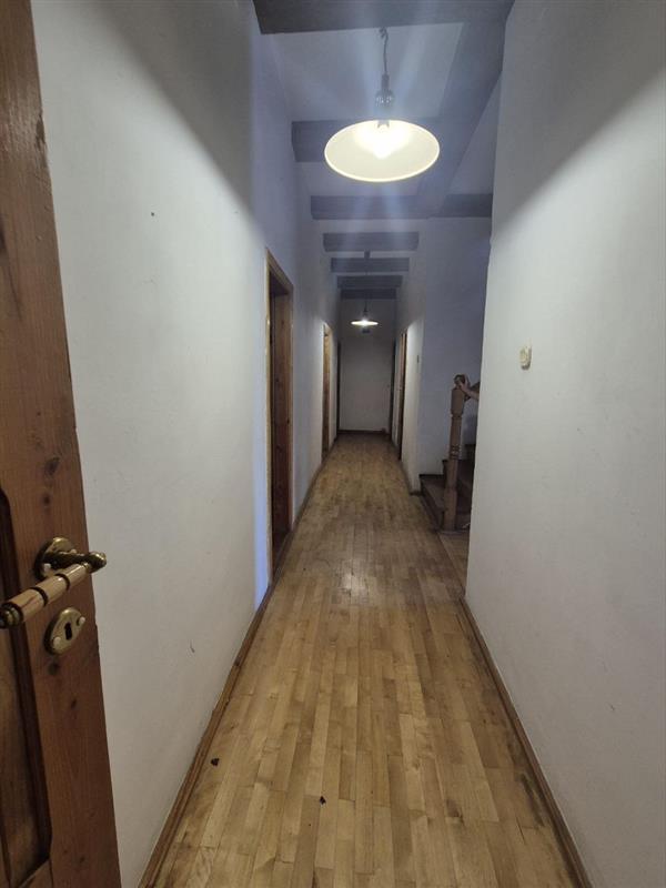 Dom dworek 9 pokoi + stajnia, okolice jeziora (12)