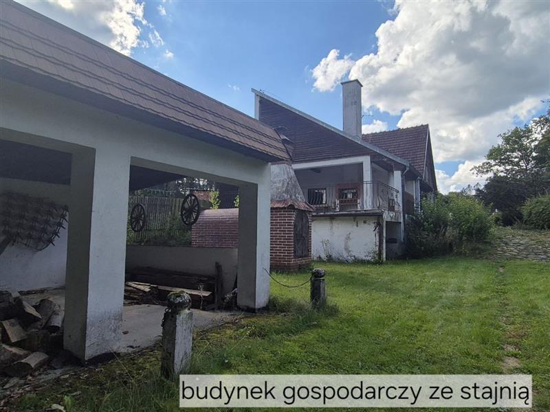 Dom dworek 9 pokoi + stajnia, okolice jeziora (14)