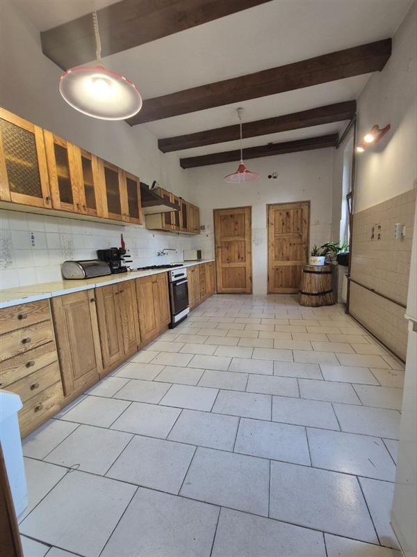 Dom dworek 9 pokoi + stajnia, okolice jeziora (6)