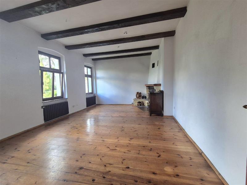 Dom dworek 9 pokoi + stajnia, okolice jeziora (9)