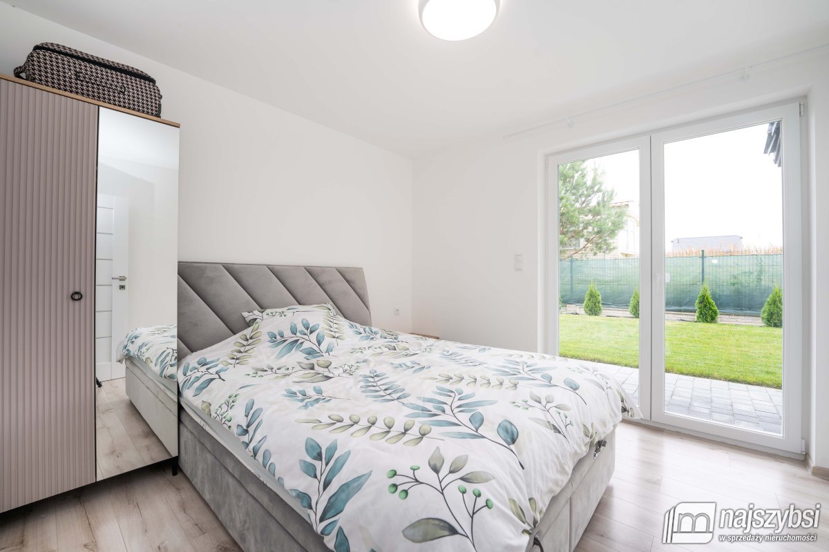 Pogorzelica - nowy dom + dwa apartamenty (15)